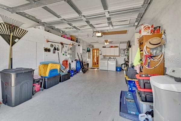 SPACIOUS GARAGE - 133 STAFFORD CIR, PALM HARBOR