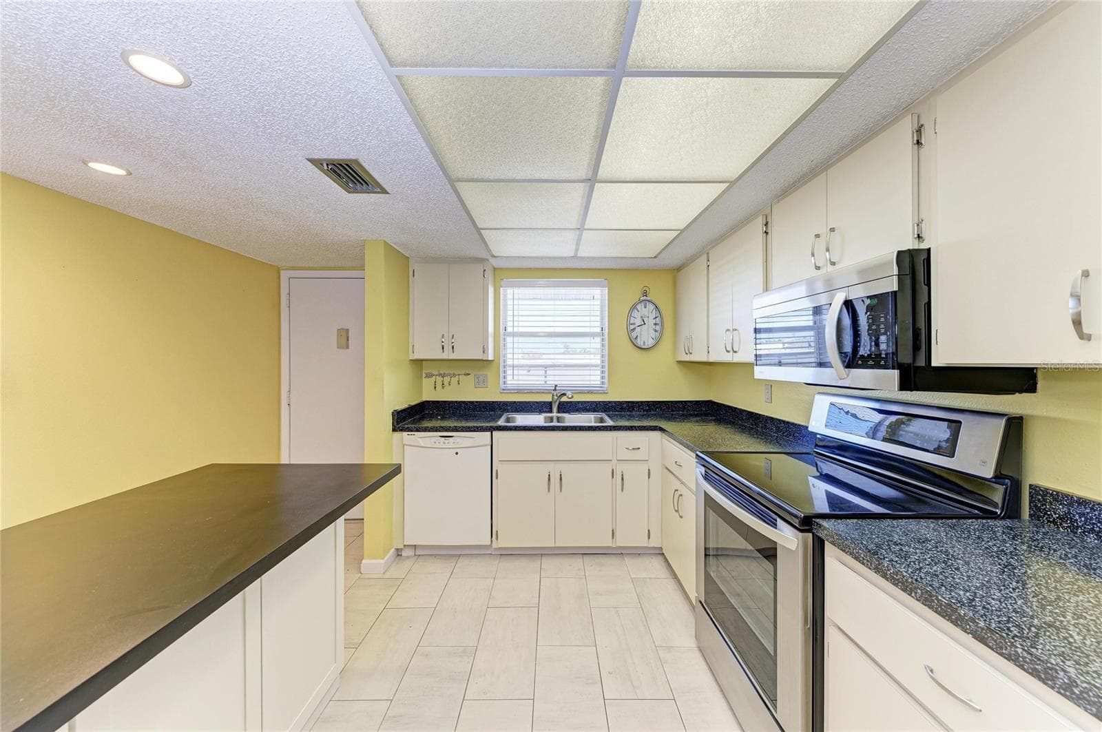Condominium at 3983 MACEACHEN BLVD #434, SARASOTA, photo 9 of 50