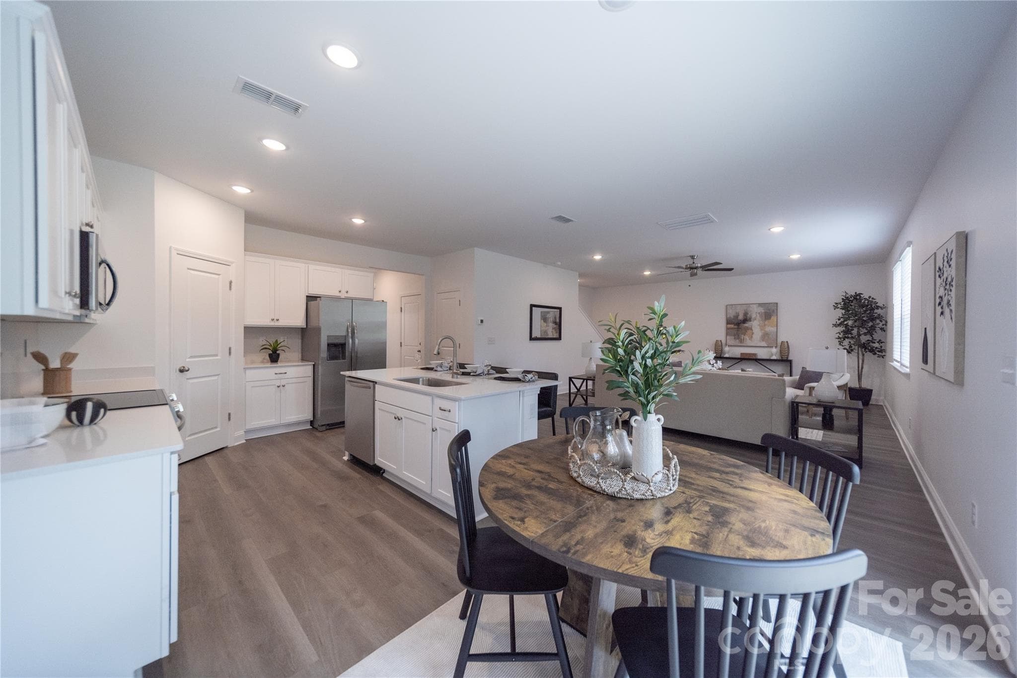 Single Family Residence at 4986 Twin River Drive, Denver, photo 14 of 38
