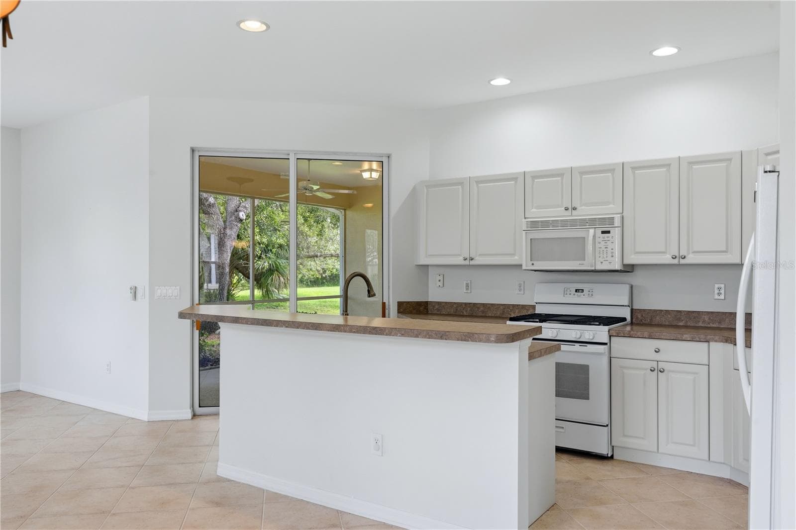 Villa at 2462 MAGNOLIA CIR, NORTH PORT, photo 9 of 50
