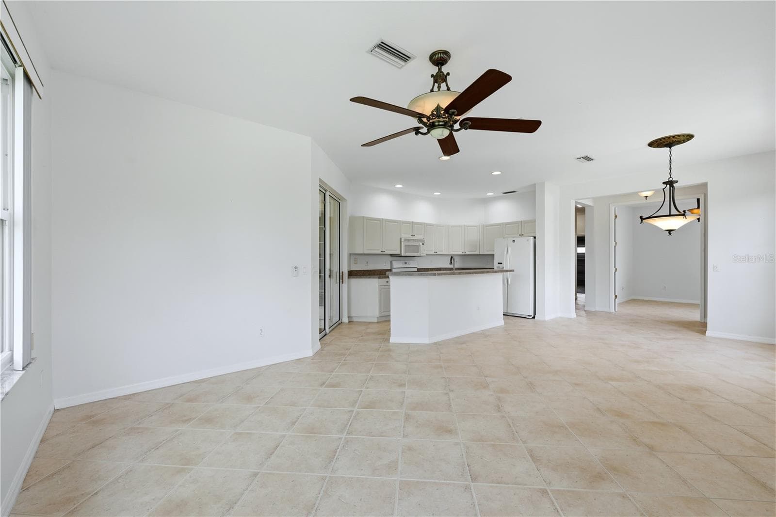 Living/Dining Room - 2462 MAGNOLIA CIR, NORTH PORT