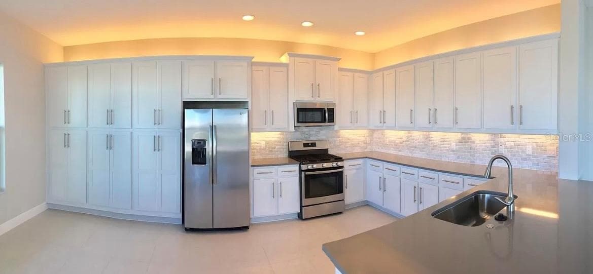 Single Family Residence at 30791 LINDENTREE DR, WESLEY CHAPEL, photo 4 of 19