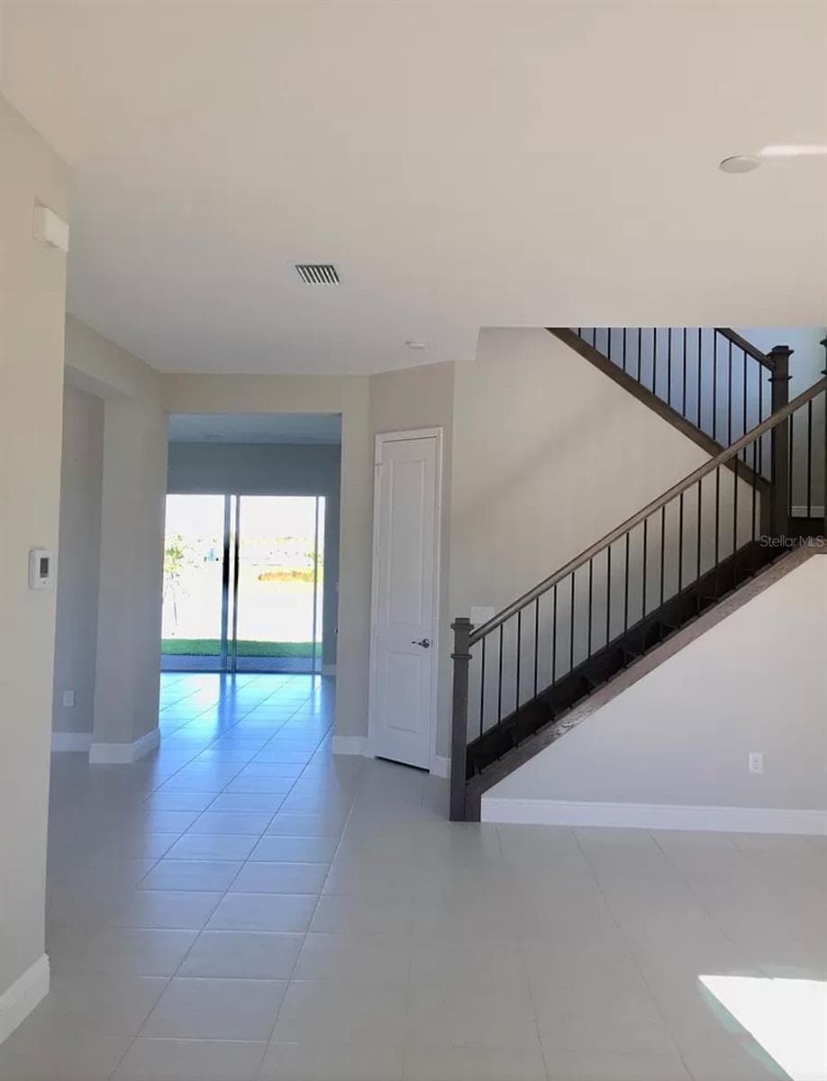Single Family Residence at 30791 LINDENTREE DR, WESLEY CHAPEL, photo 6 of 19