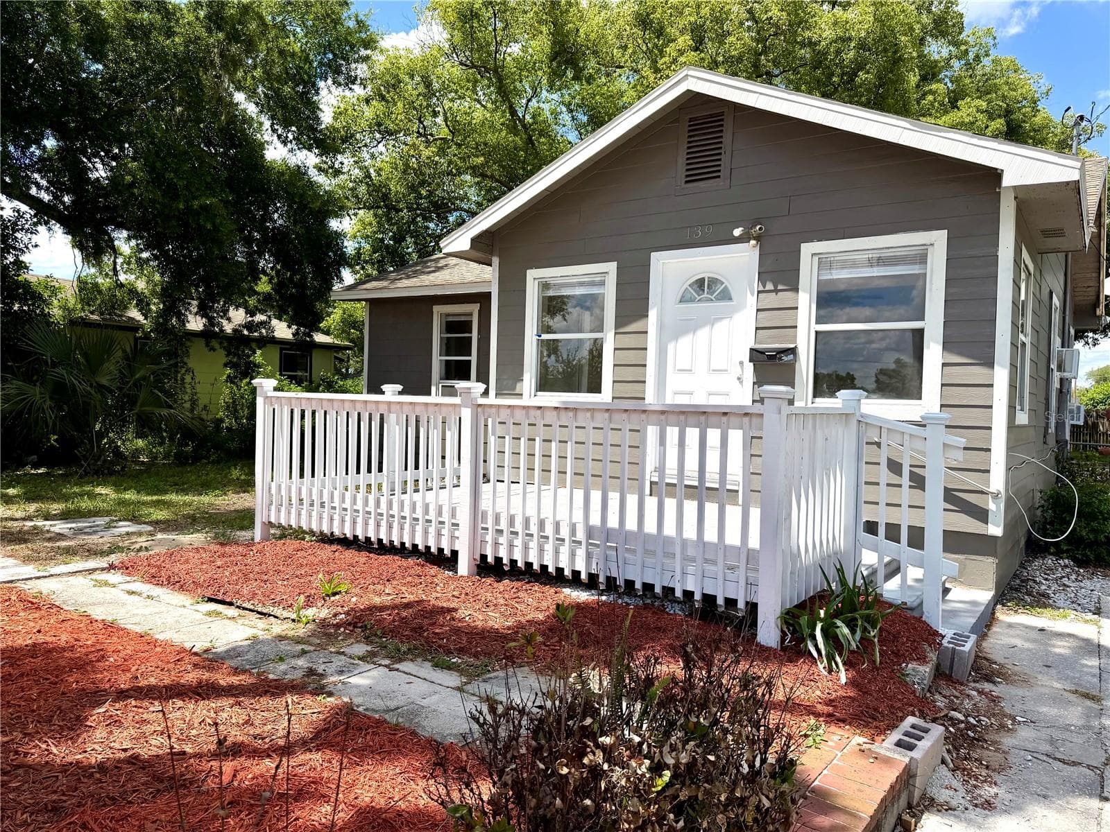 Single Family Residence at 139 AVENUE G SE, WINTER HAVEN, photo 3 of 18