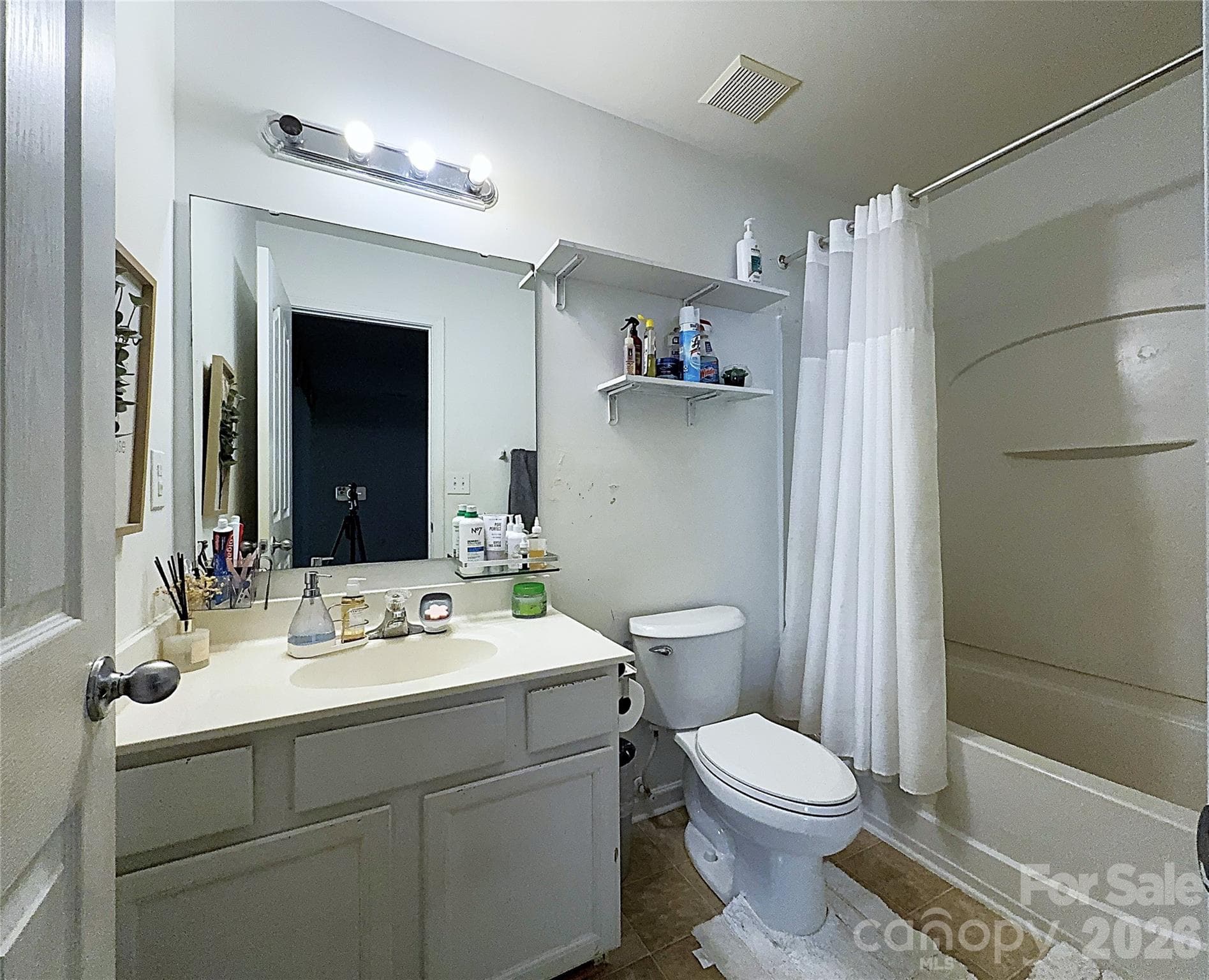 Single Family Residence at 8703 Earthenware Drive, Charlotte, photo 18 of 30