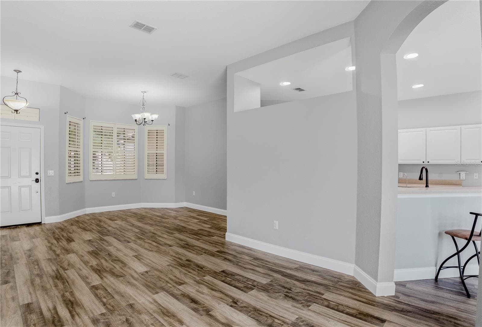 LIVING ROOM LOOKING BACK AT FOYER AND DINING ROOM - 1710 BROOKSTONE WAY, PLANT CITY