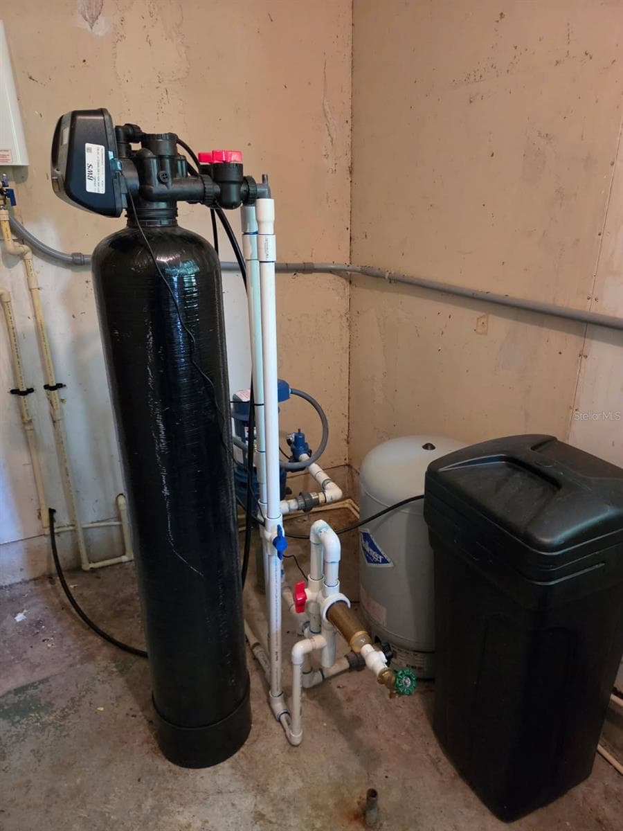 water softner - 3312 NE 16TH CT, OCALA