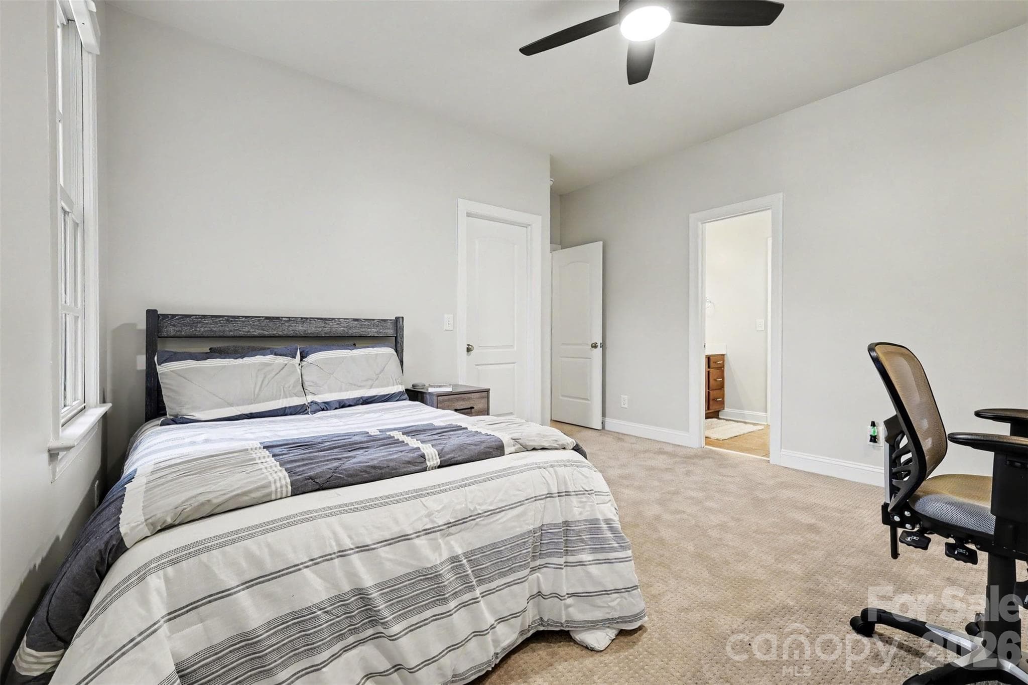Single Family Residence at 16619 Flintrock Falls Lane, Charlotte, photo 28 of 48