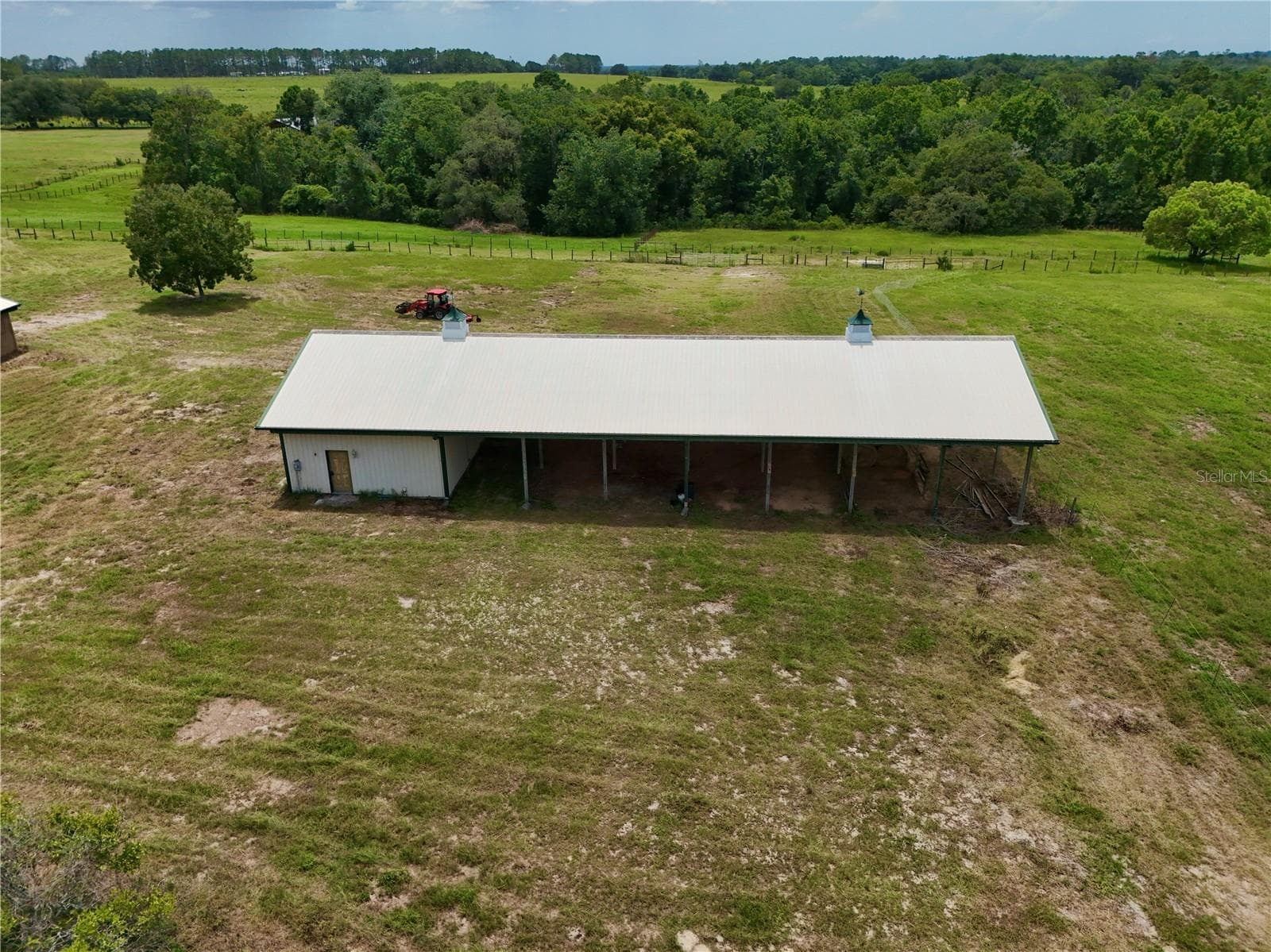 Pole Barn - 24087 TWISTER LN, BROOKSVILLE