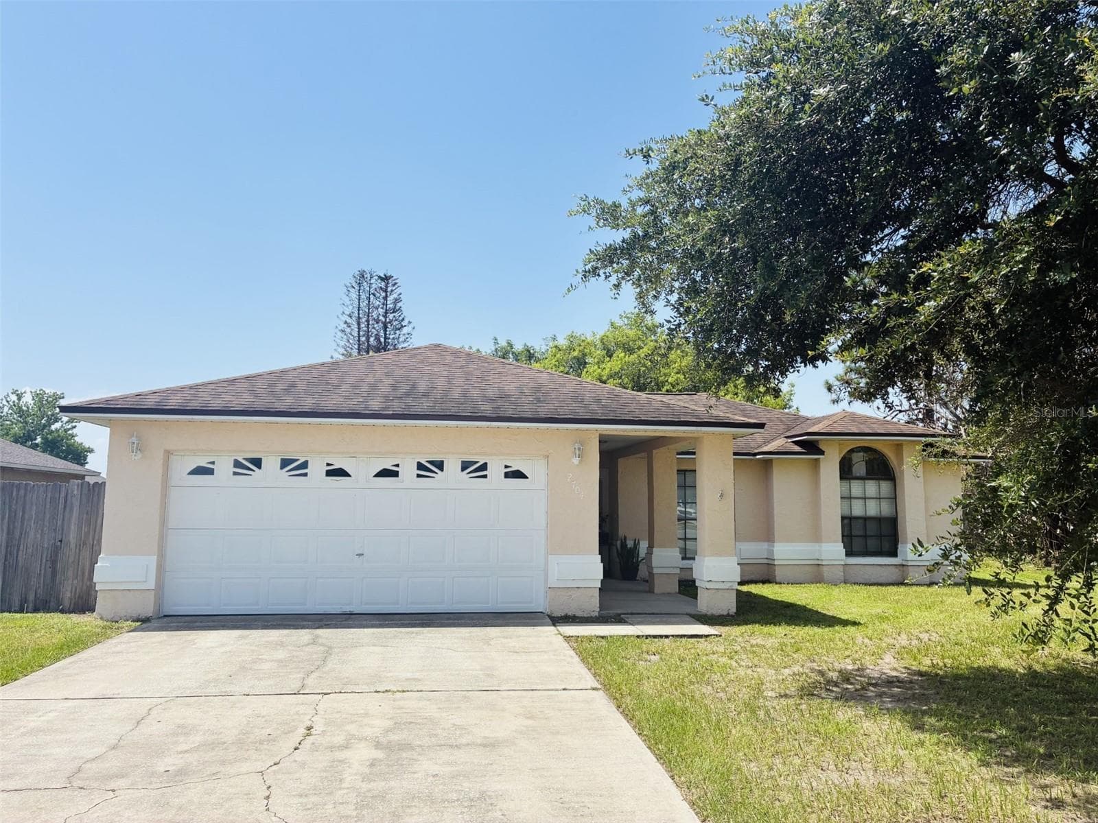 2704 KENDALL AVE