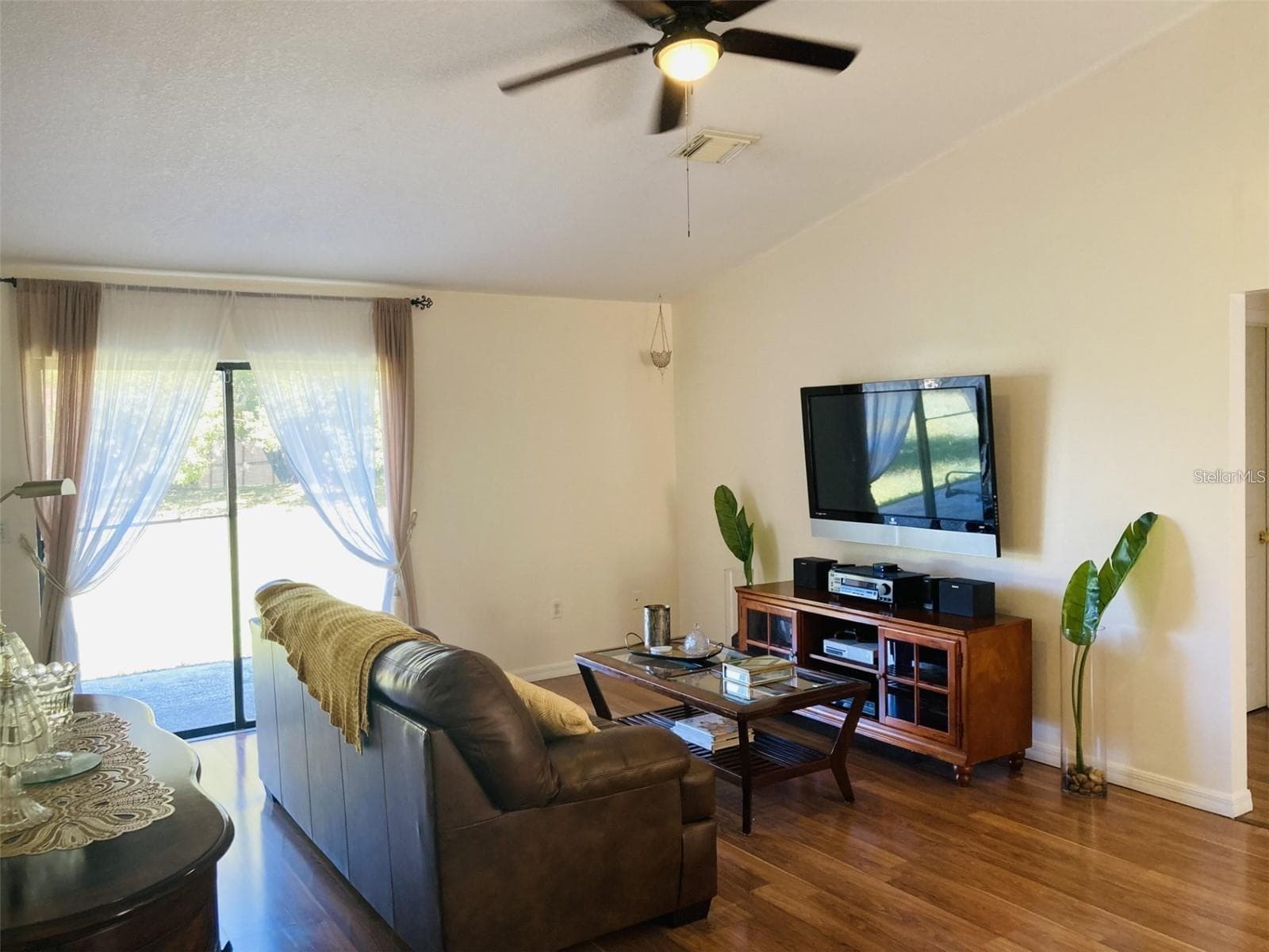 Living Area - 2704 KENDALL AVE, KISSIMMEE