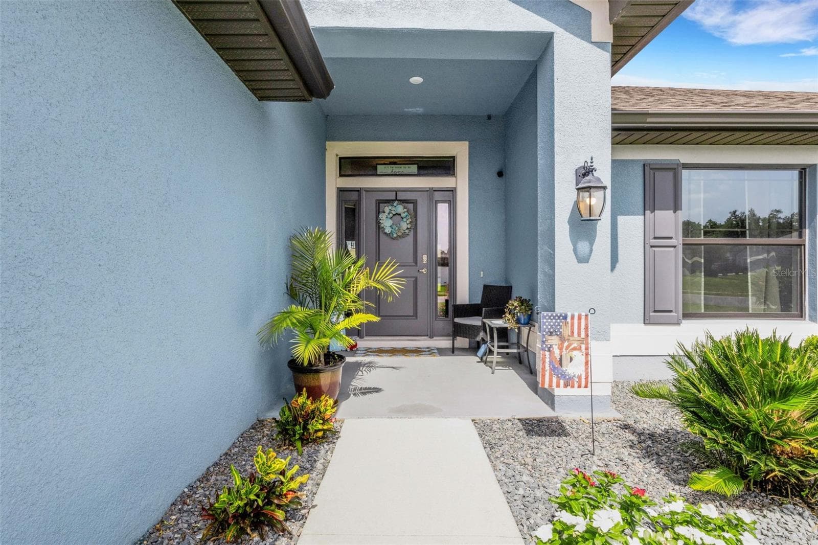 Delight in this extremely well maintained one-owner home. - 220 HERITAGE PARK LN, MULBERRY