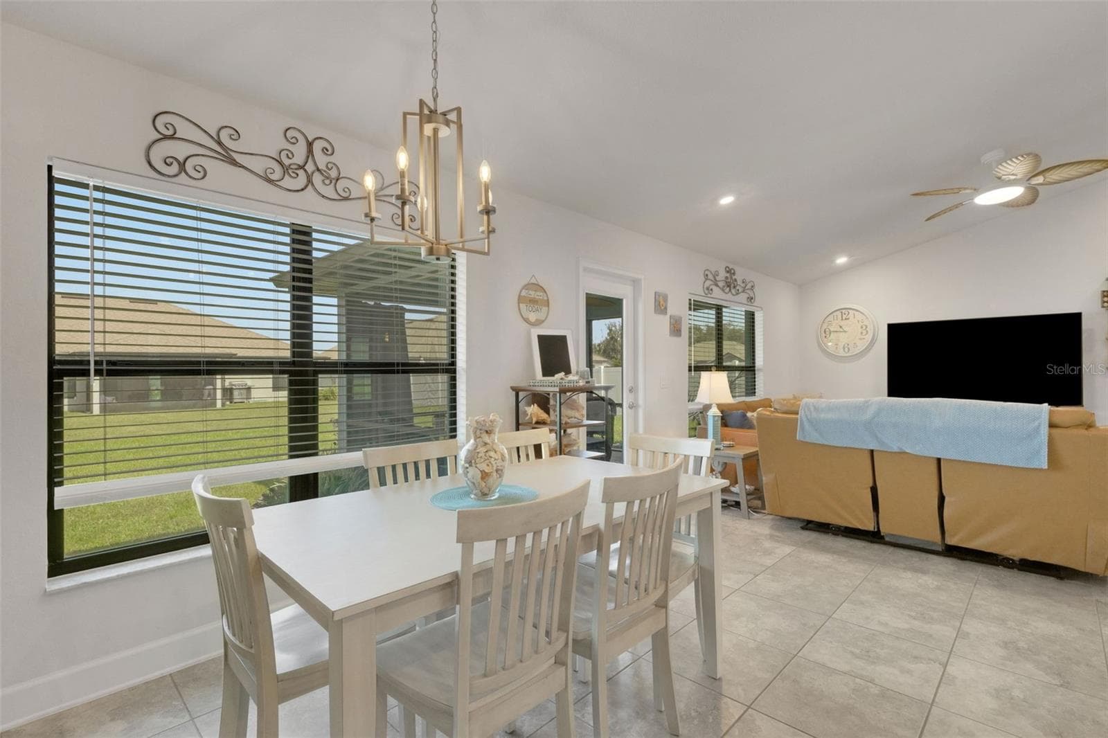 Perfectly suited to today's more casual lifestyles. - 220 HERITAGE PARK LN, MULBERRY