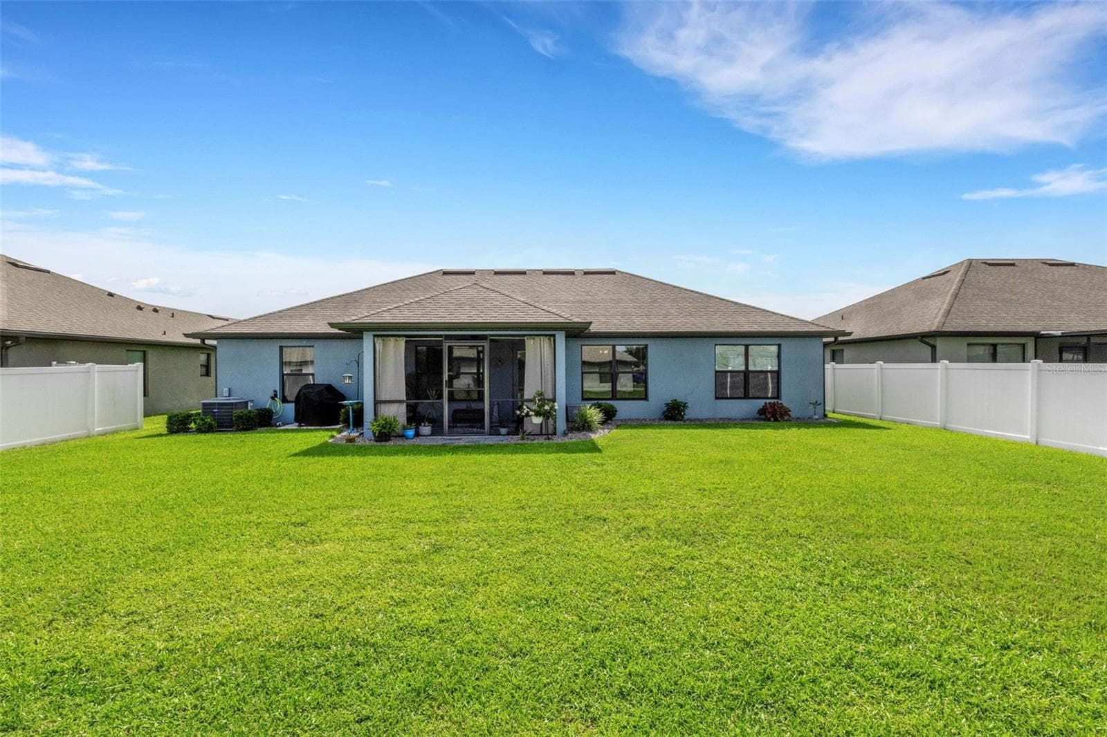 just imagine the possibilities! - 220 HERITAGE PARK LN, MULBERRY