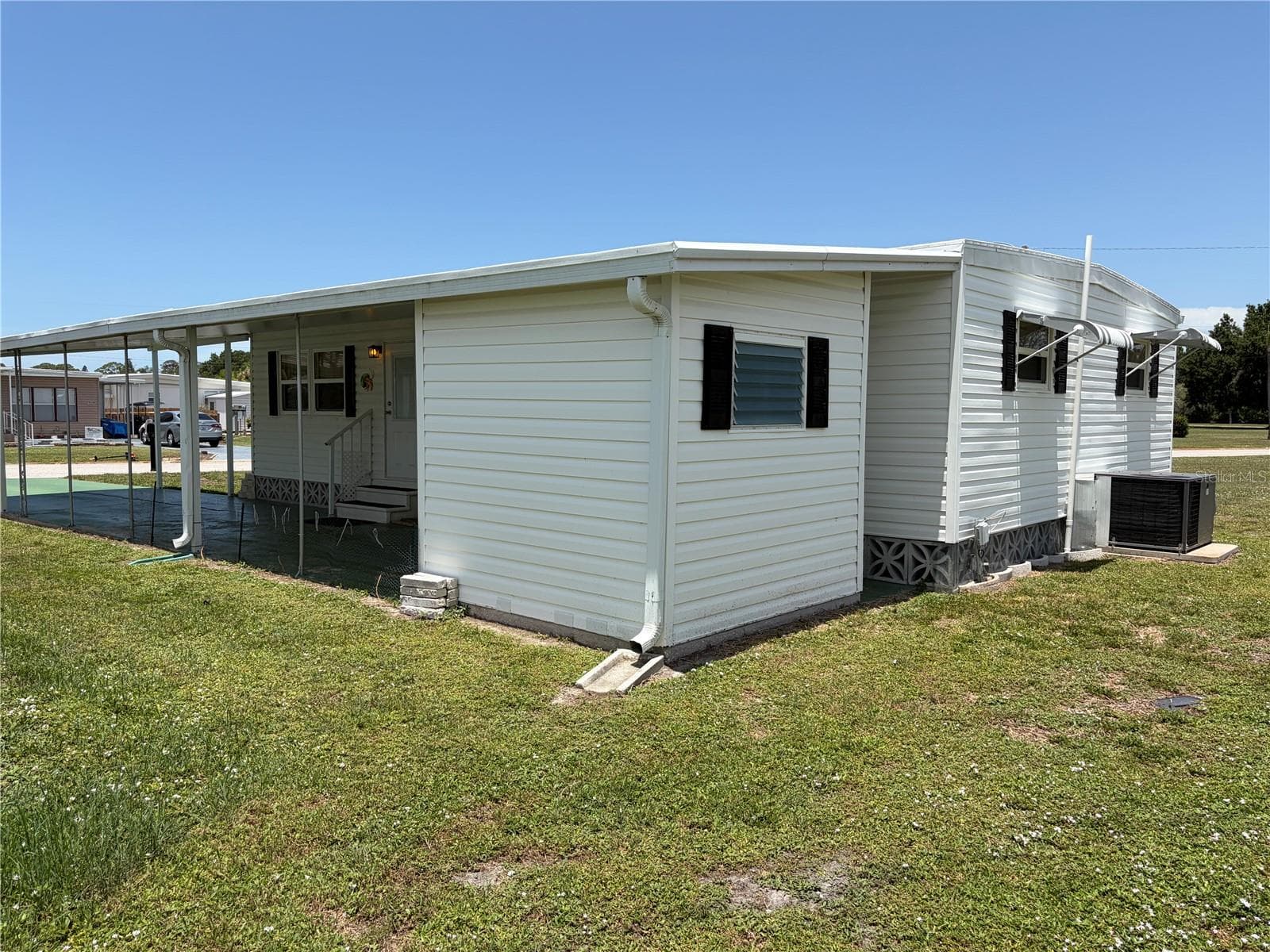 Mobile Home at 5304 CHERRY HILL AVE, SARASOTA, photo 7 of 74