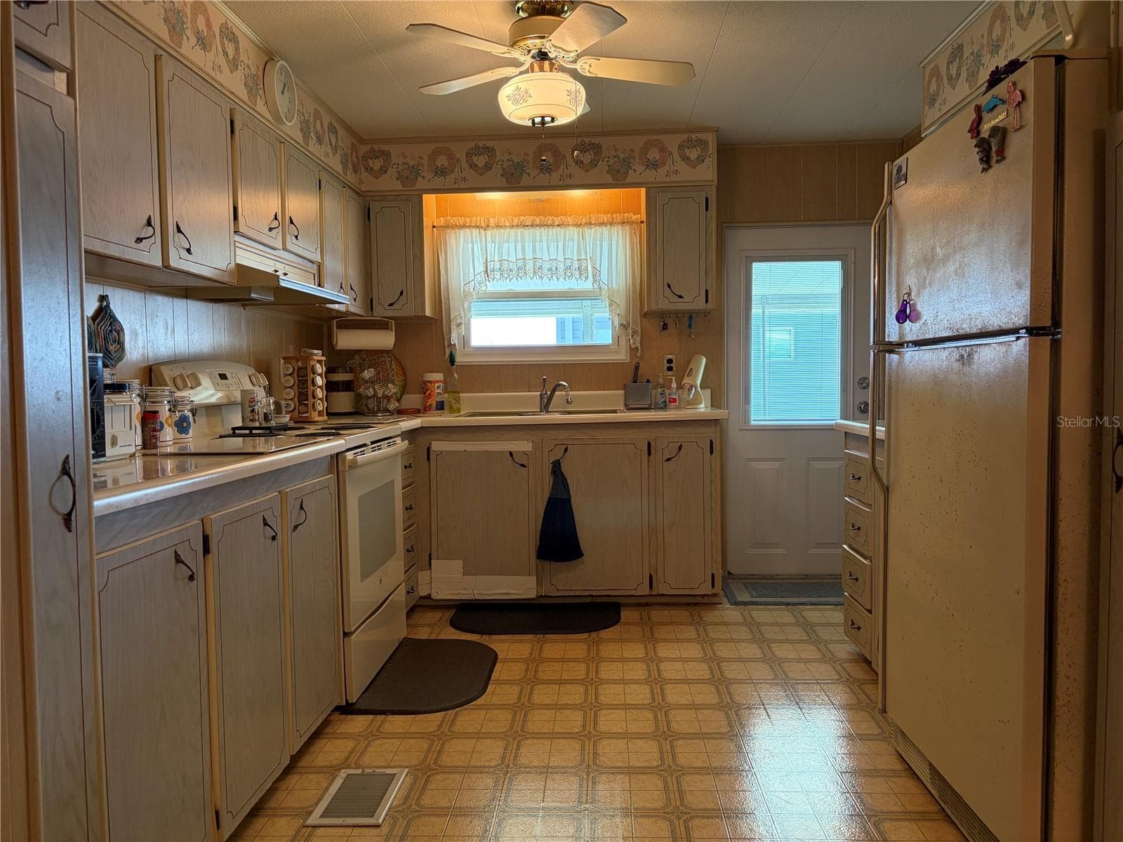 Mobile Home at 5304 CHERRY HILL AVE, SARASOTA, photo 12 of 74