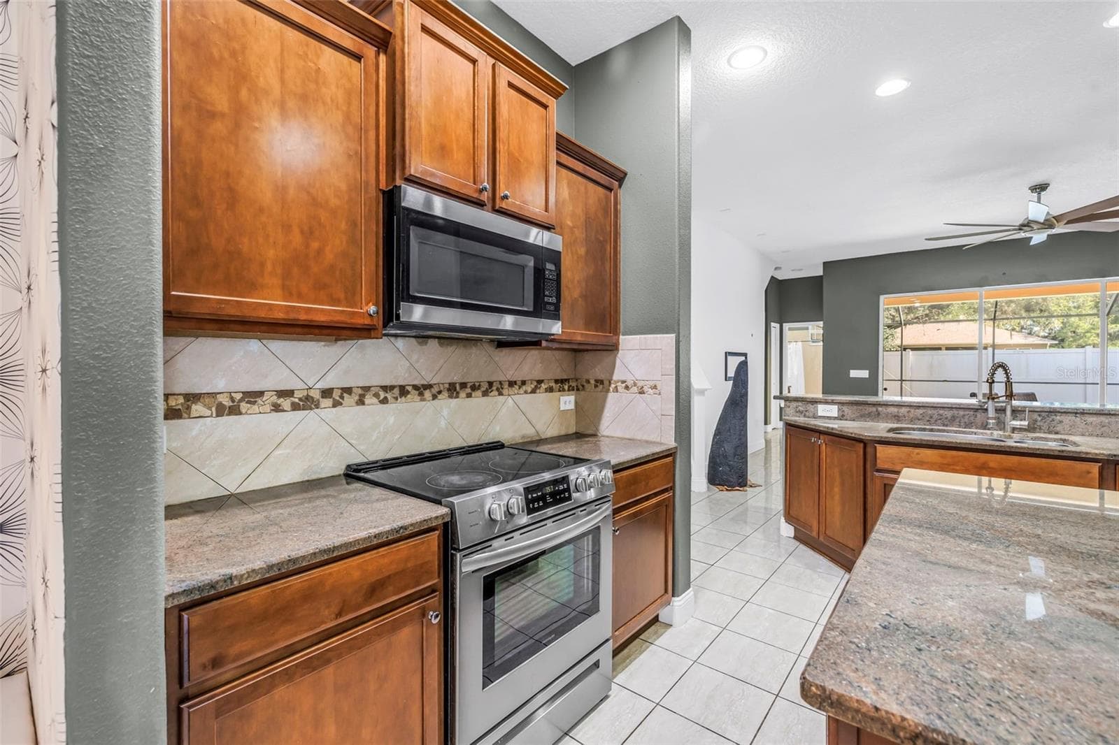 Single Family Residence at 27405 SORA BLVD, WESLEY CHAPEL, photo 27 of 42