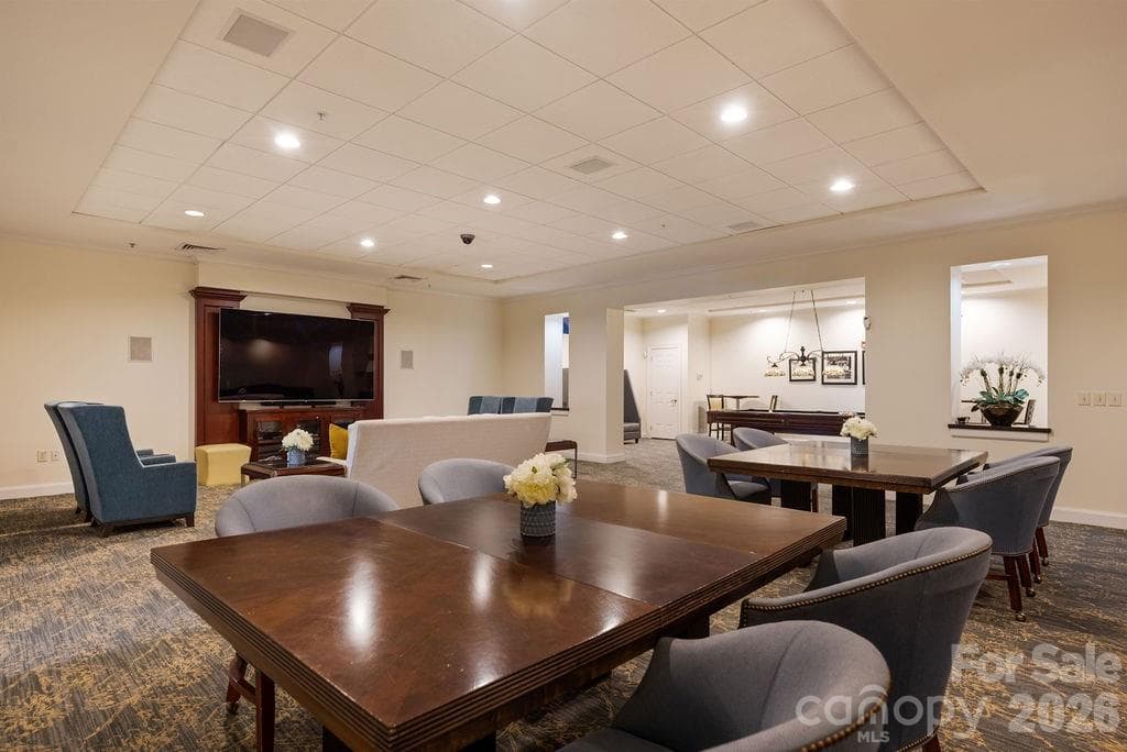 Community Entertainment Room - 300 W 5th Street, Charlotte