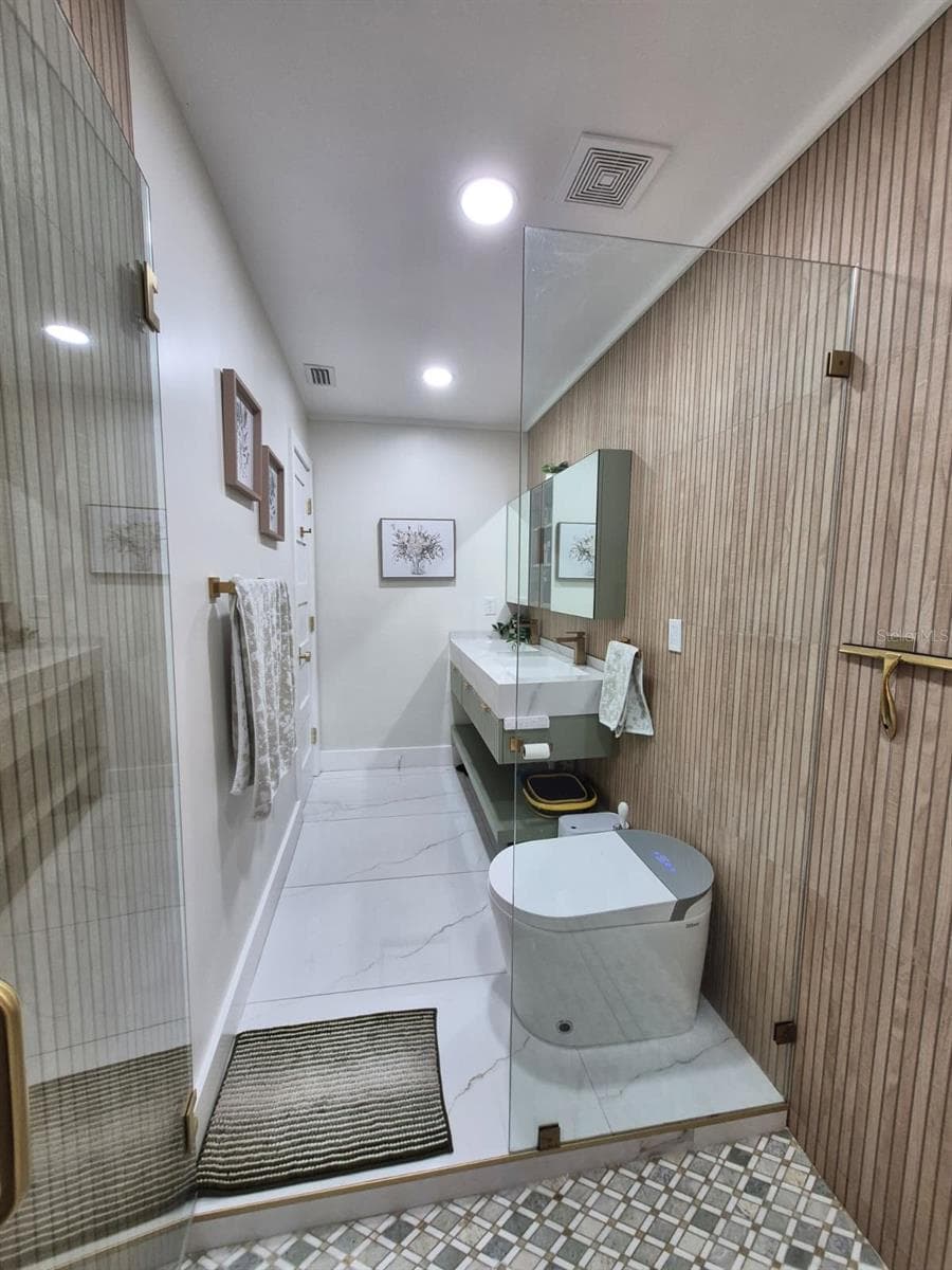 Single Family Residence at 5817 TAMPA SHORES BLVD, TAMPA, photo 16 of 24