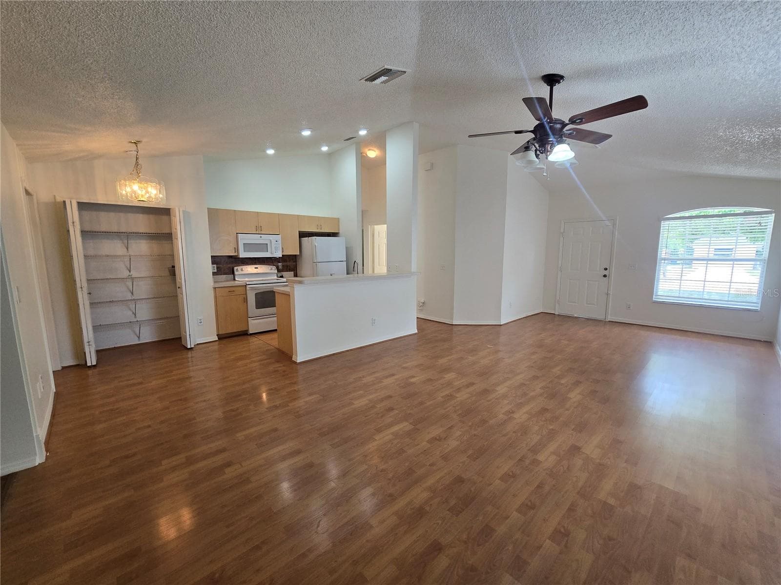 Single Family Residence at 1926 29TH AVE N, ST PETERSBURG, photo 4 of 41