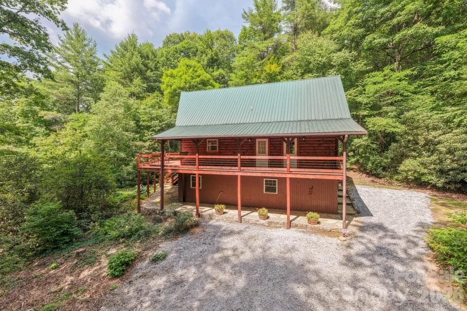 Front of the house as you drive up. - 4435 Flat Mountain Road, Highlands