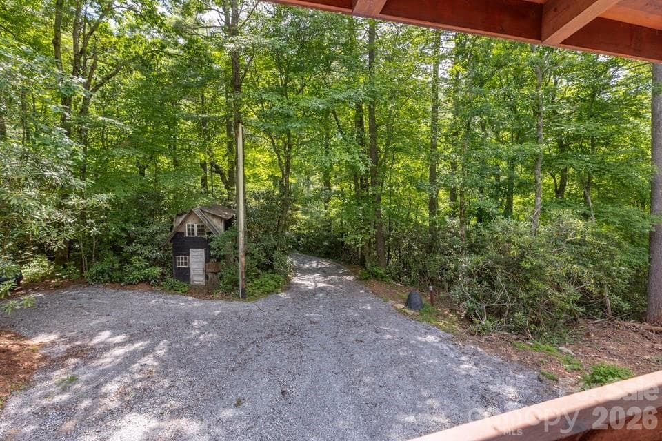 Private Driveway and Ample Parking - 4435 Flat Mountain Road, Highlands