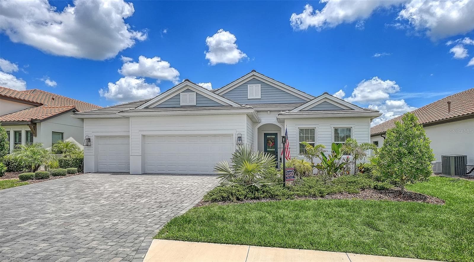 Single Family Residence at 13509 DEEP BLUE PL, BRADENTON, photo 2 of 57