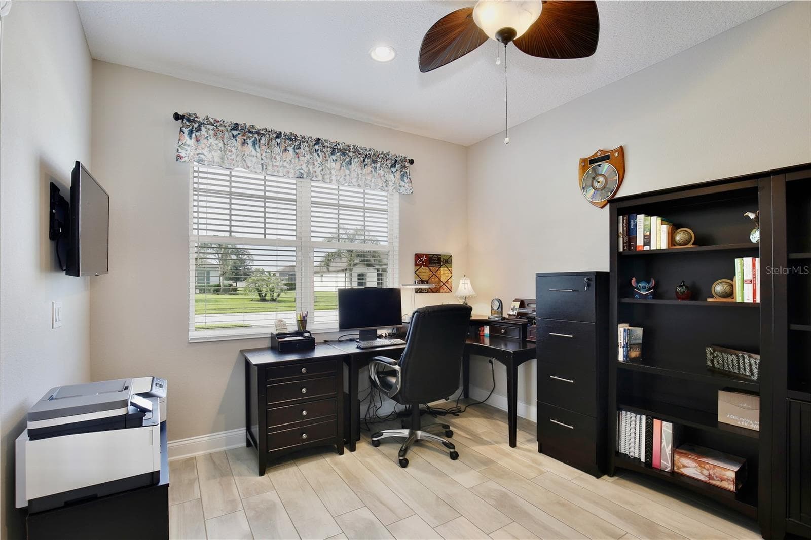DEN CURRENTLY USED AS AN OFFICE - 3266 KAYAK WAY, ORLANDO