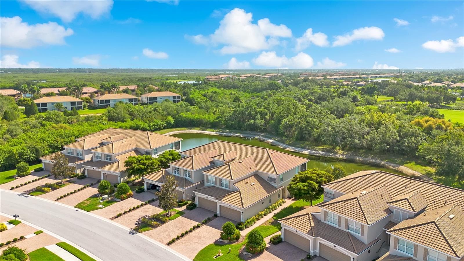 Condominium at 415 WINDING BROOK LN #102, BRADENTON, photo 63 of 78