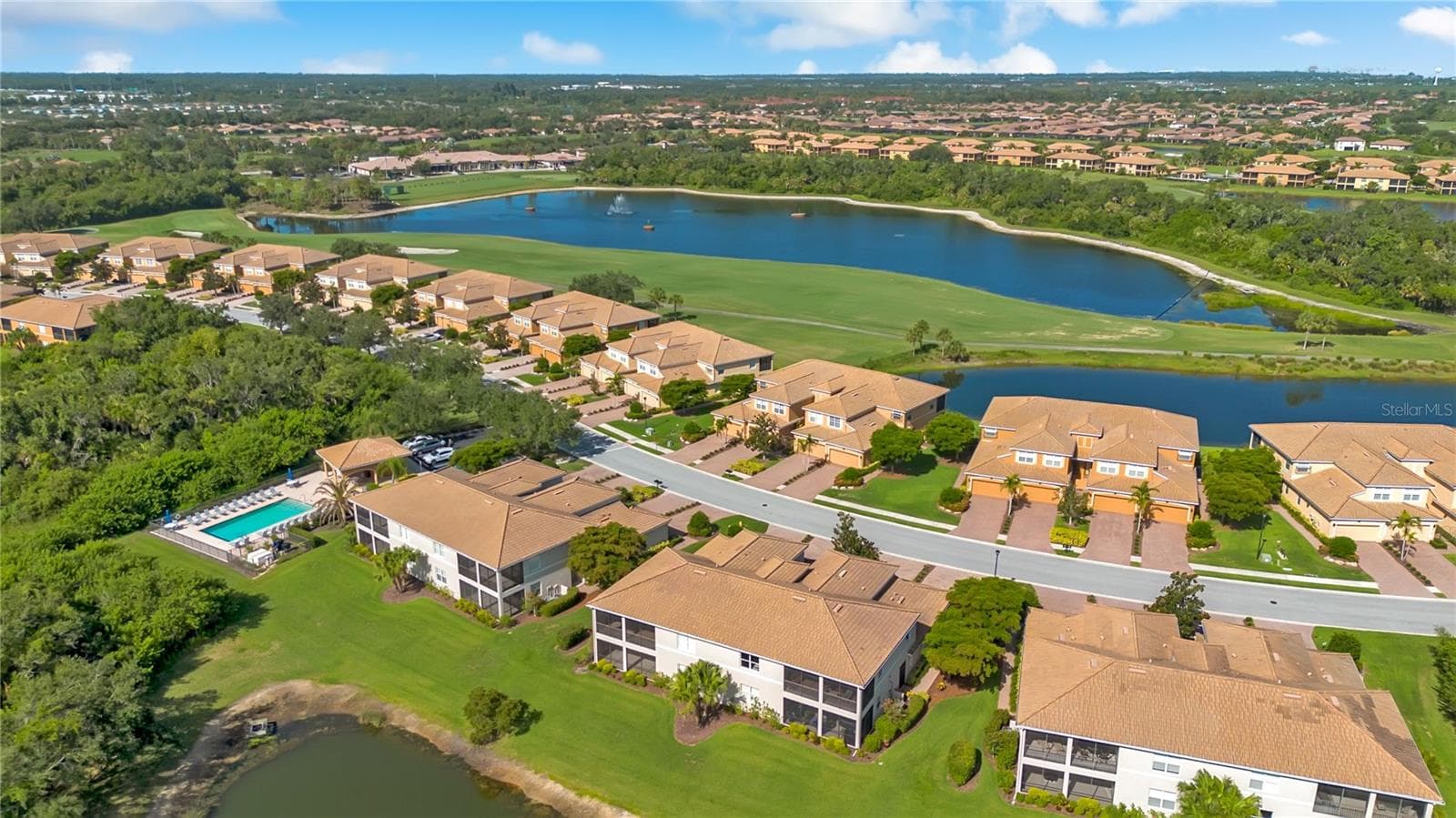 Condominium at 415 WINDING BROOK LN #102, BRADENTON, photo 67 of 78