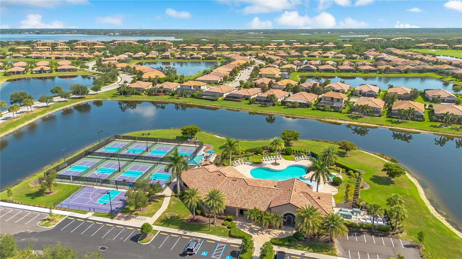Condominium at 415 WINDING BROOK LN #102, BRADENTON, photo 76 of 78