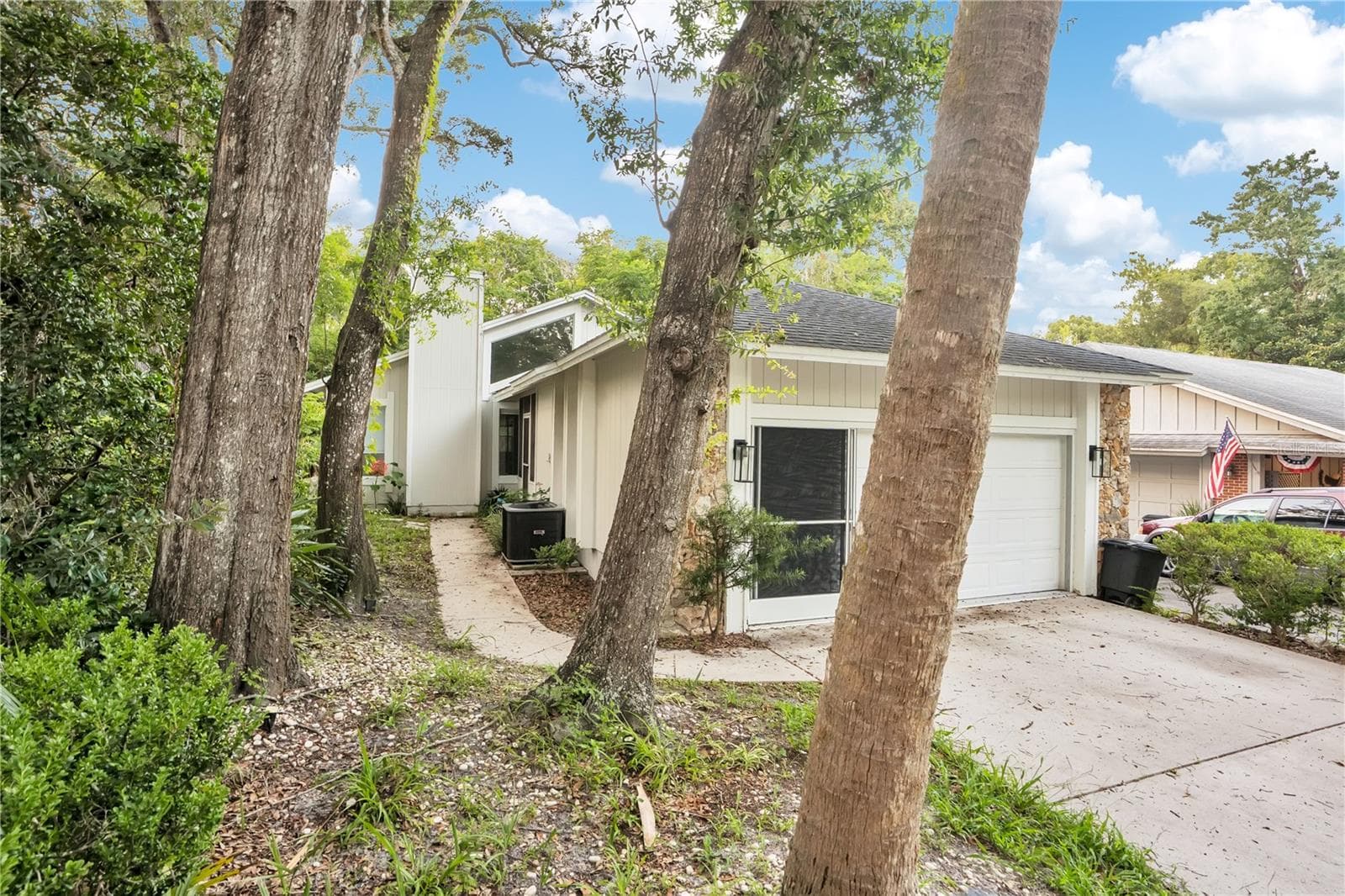 Single Family Residence at 16 RAINTREE CT, ORMOND BEACH, photo 2 of 37