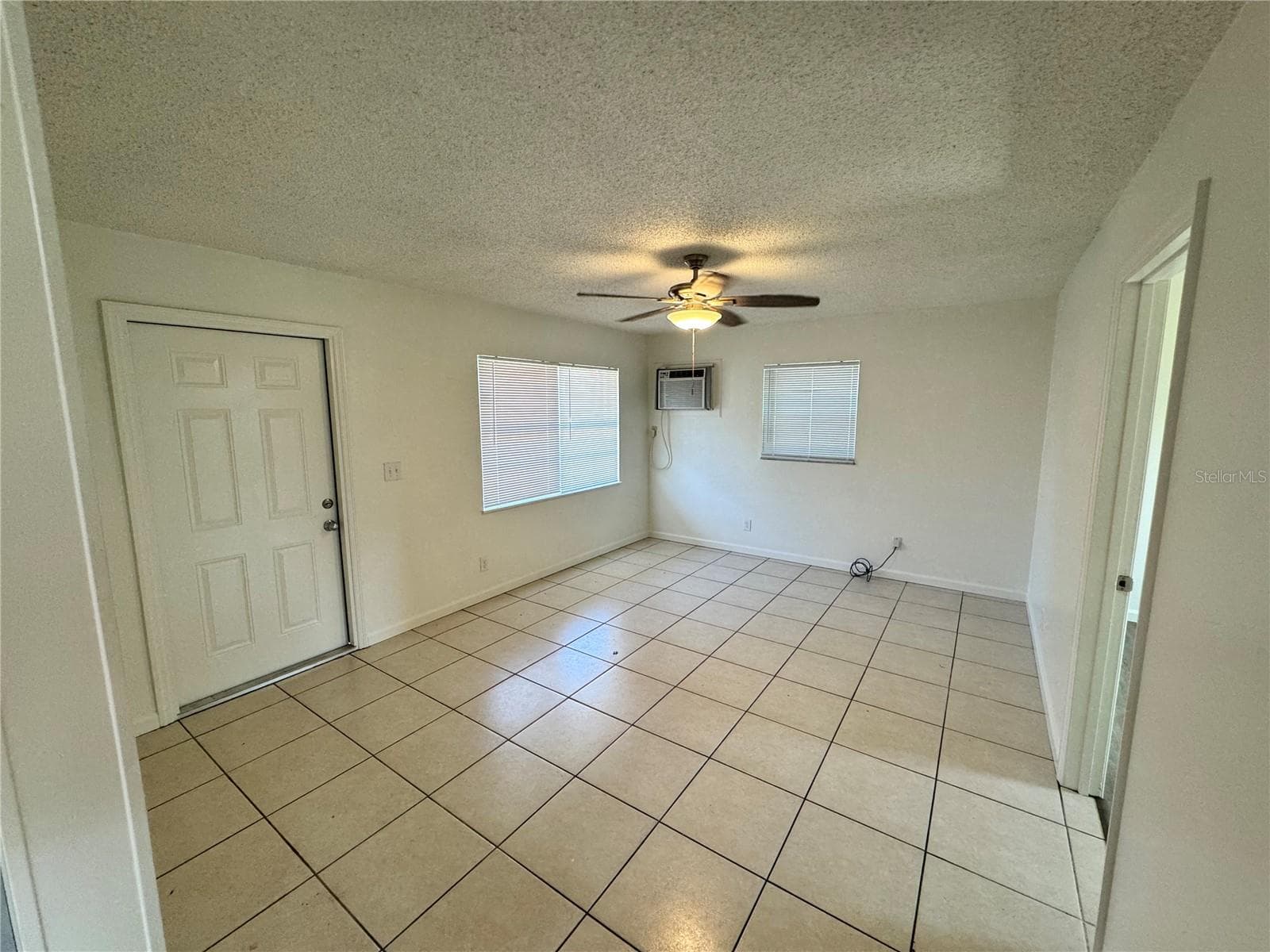 2240 Livingroom - 2242 & 2240 SW LOIS AVE, ARCADIA