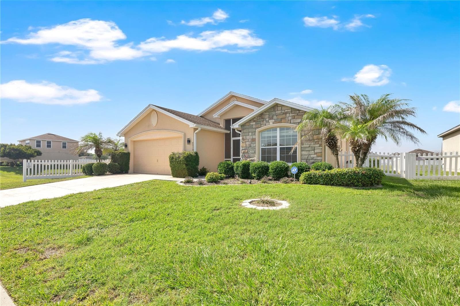 Single Family Residence at 4919 ST JAMES DR, WINTER HAVEN, photo 3 of 31