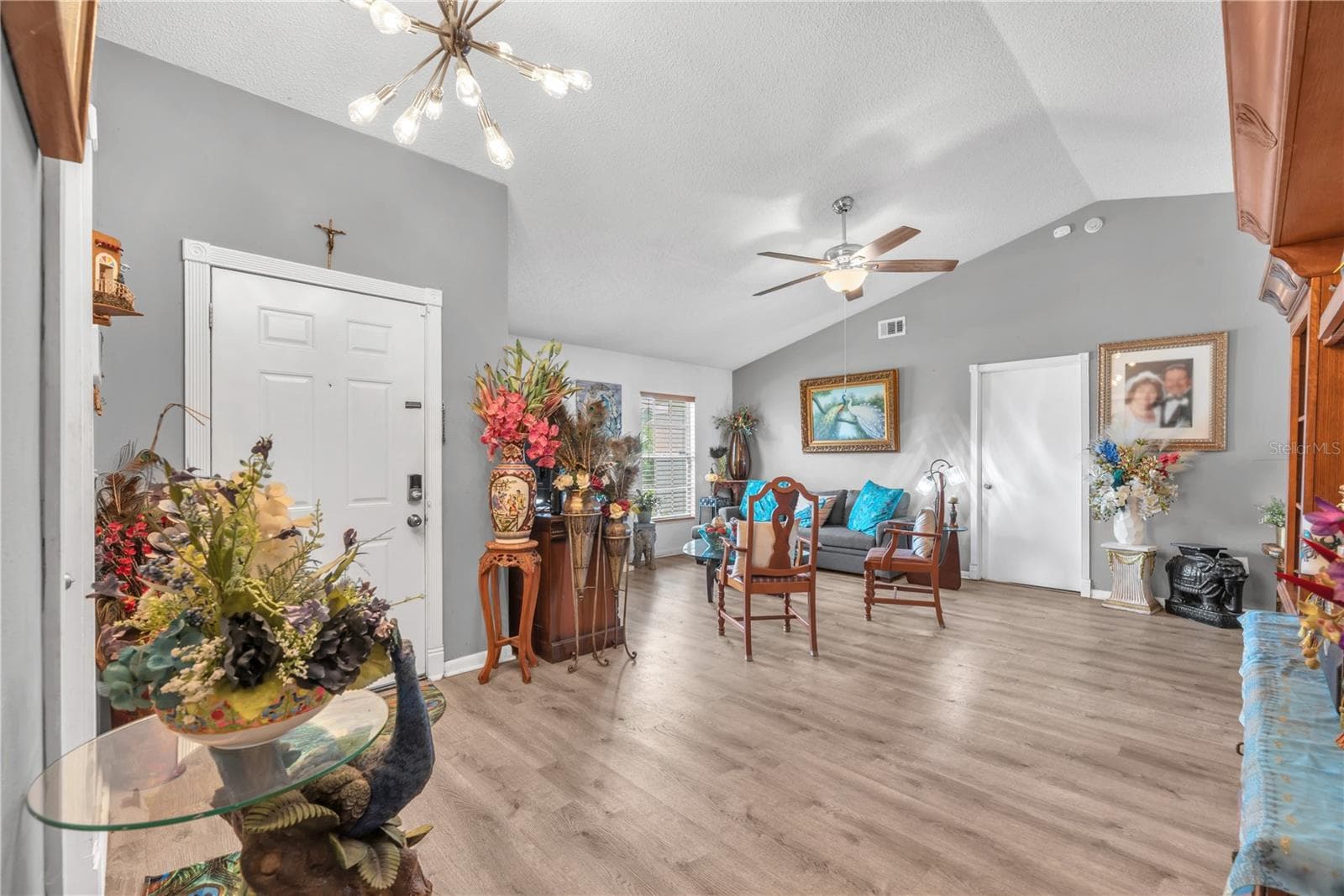 Single Family Residence at 2114 W HANNA AVE, TAMPA, photo 4 of 28
