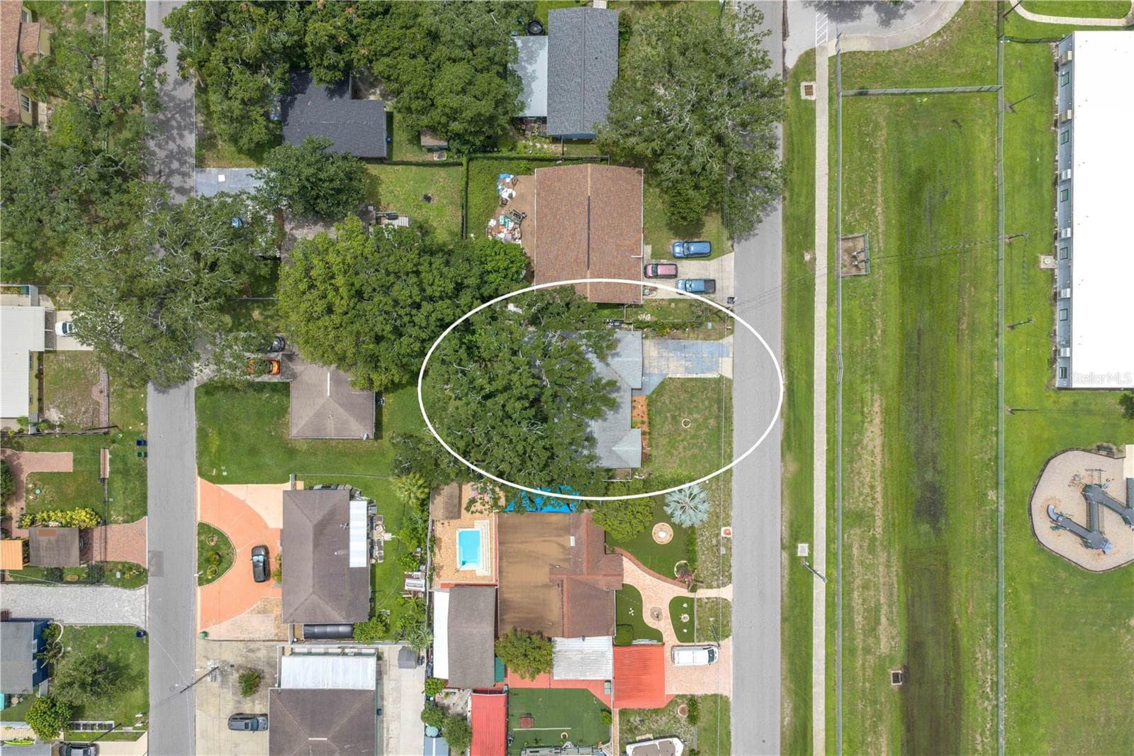Single Family Residence at 2114 W HANNA AVE, TAMPA, photo 27 of 28
