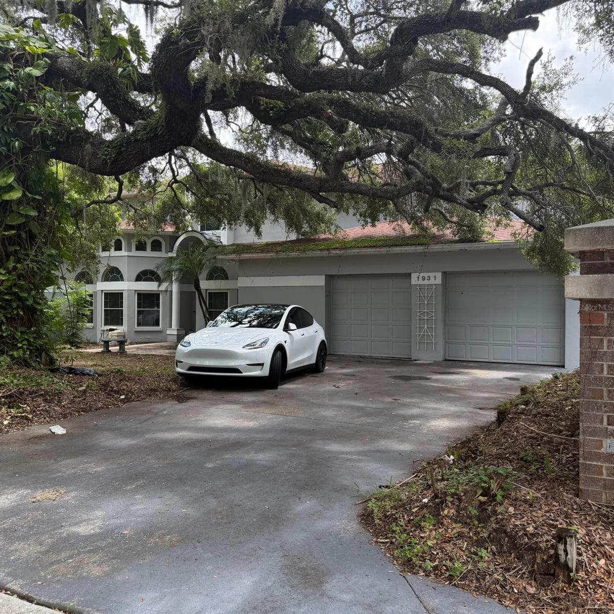 1931 OAK RIDGE CT