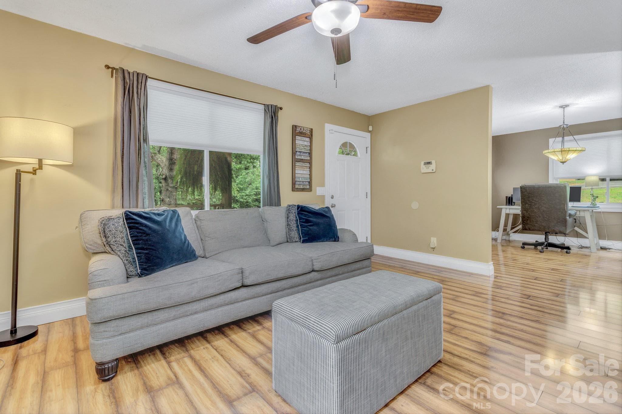 Single Family Residence at 18 Mctindal Circle, Asheville, photo 6 of 25