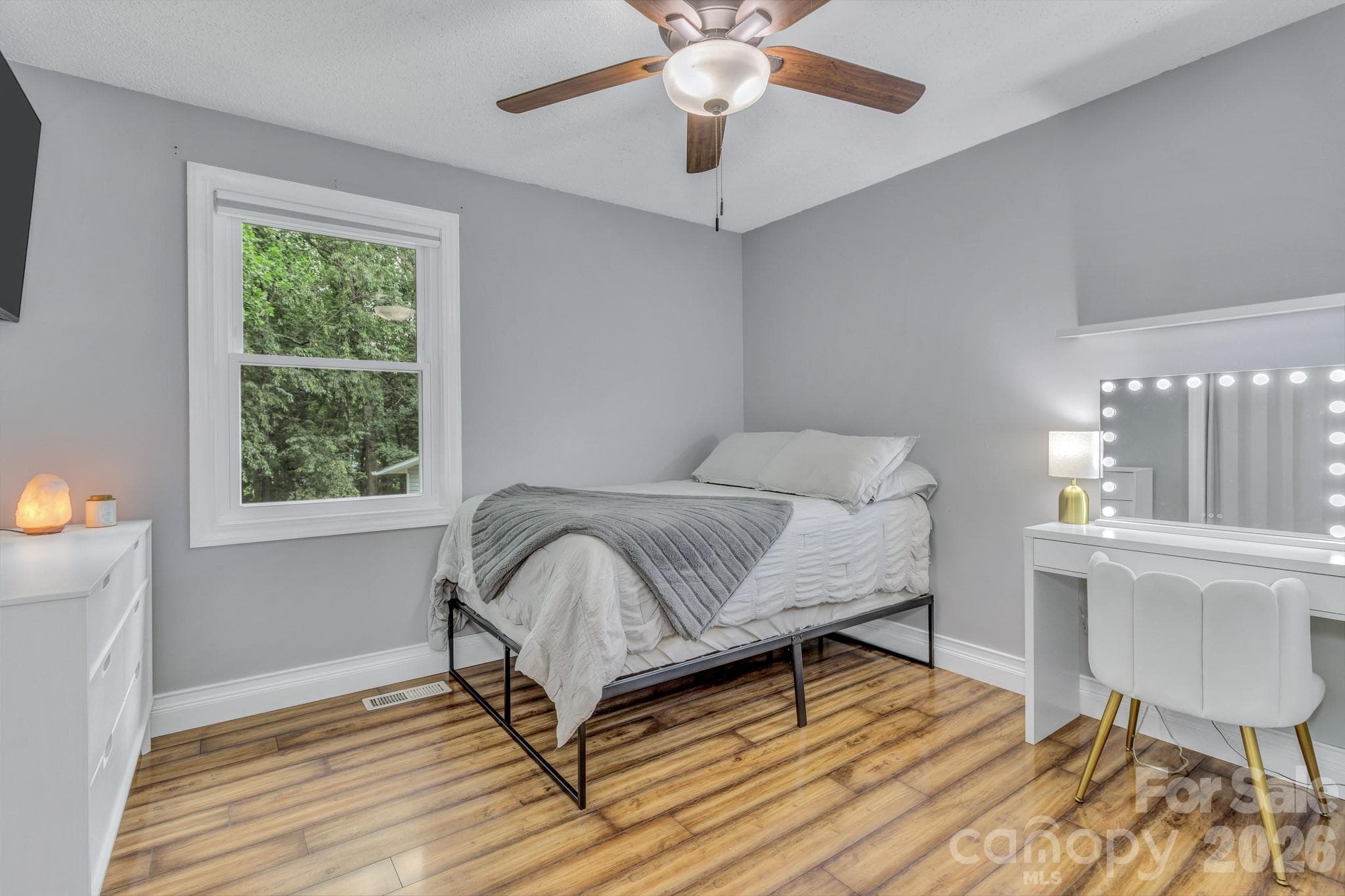 Single Family Residence at 18 Mctindal Circle, Asheville, photo 14 of 25