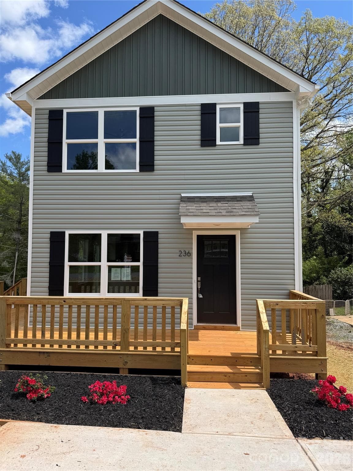 236 Elizabeth Ave 3-bed 2.5 bath home - 236 Elizabeth Avenue, Forest City