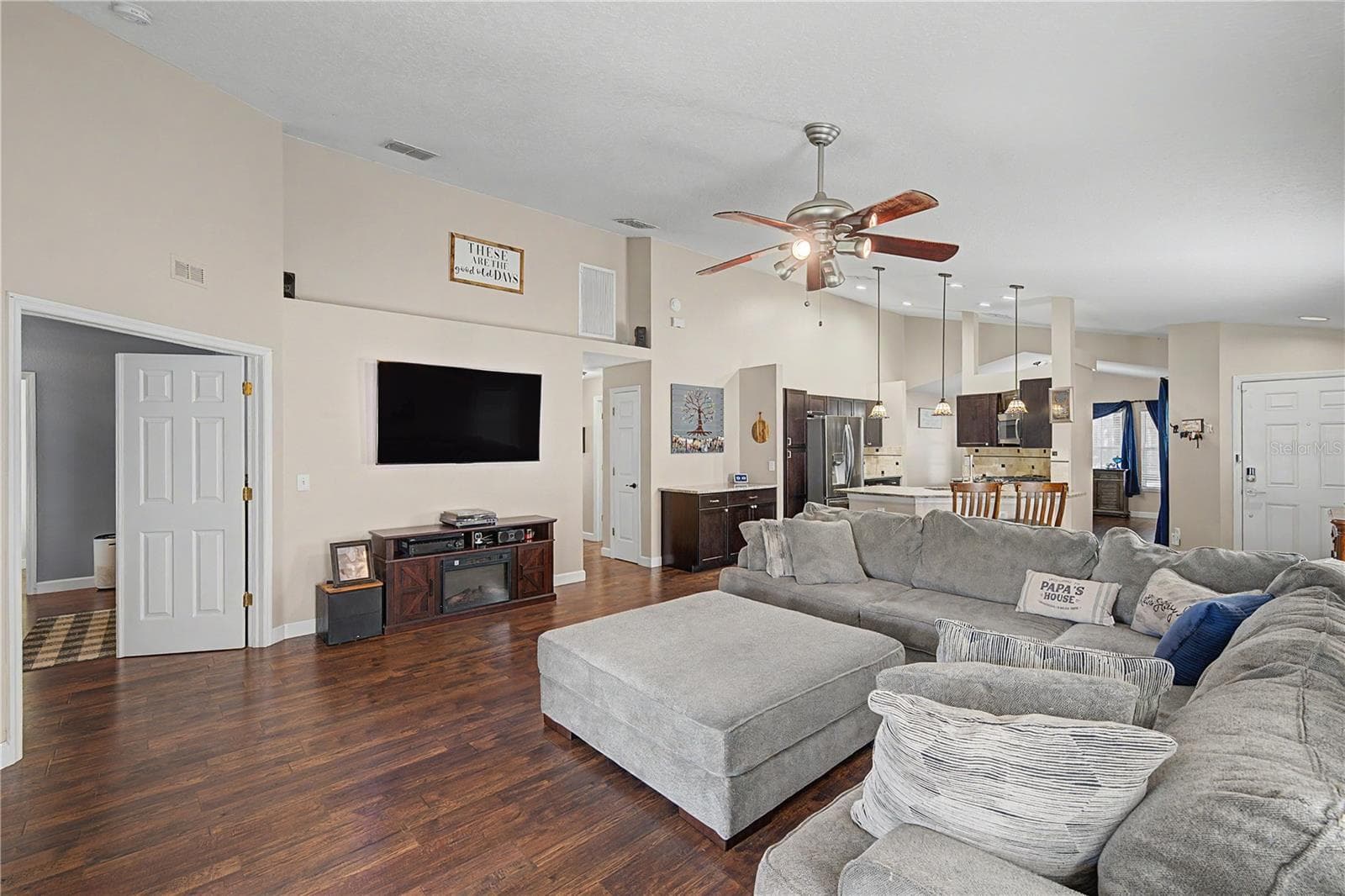 Single Family Residence at 24328 MISTWOOD CT, LUTZ, photo 29 of 43