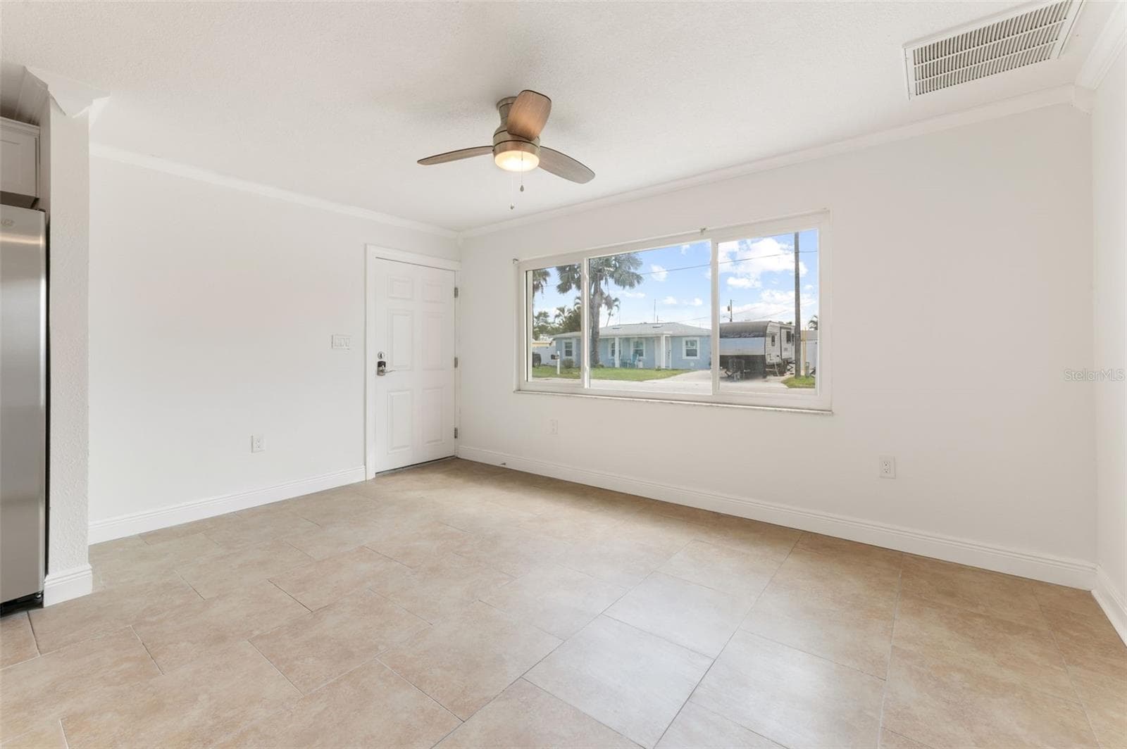 Duplex at 14036 MARGUERITE DR, MADEIRA BEACH, photo 15 of 36