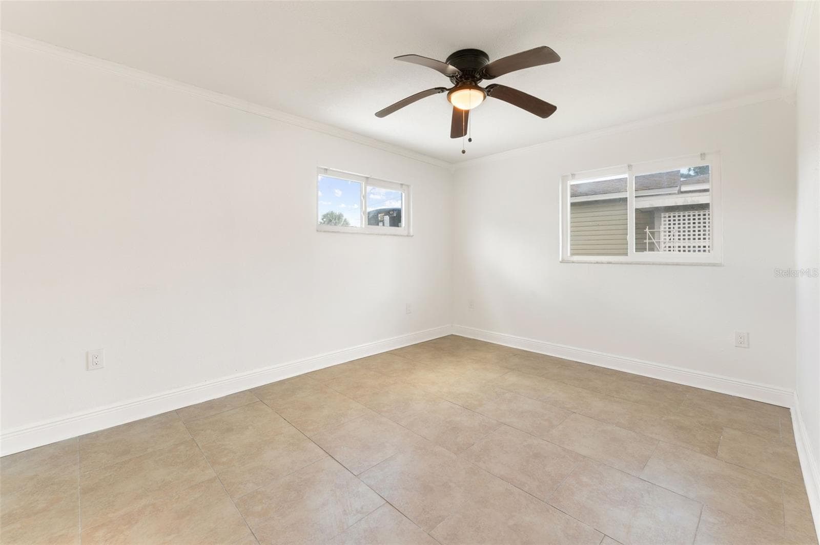 Duplex at 14036 MARGUERITE DR, MADEIRA BEACH, photo 18 of 36