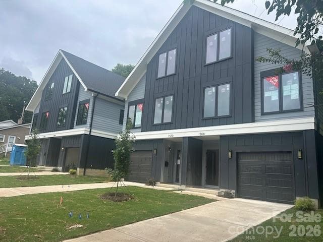 Townhouse at Charlotte, photo 2 of 14