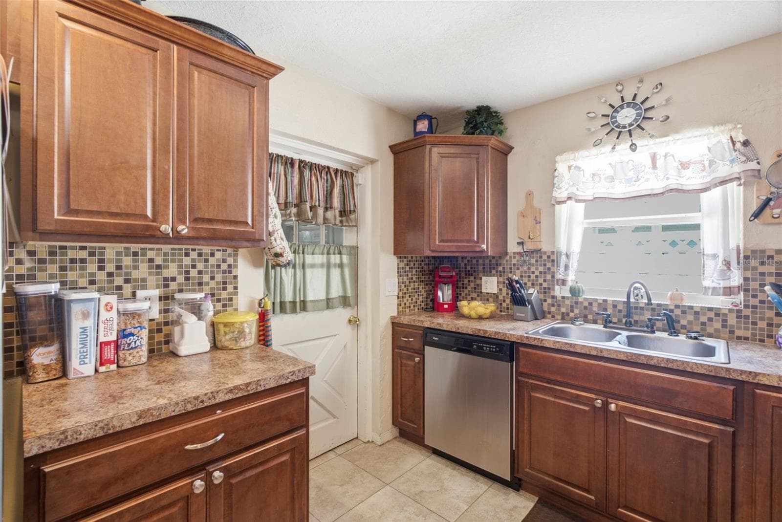 Single Family Residence at 701 58TH AVE S, ST PETERSBURG, photo 15 of 63