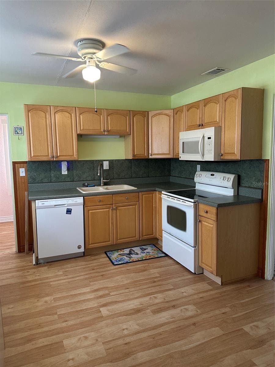 Single Family Residence at 4142 6TH AVE N, ST PETERSBURG, photo 2 of 11