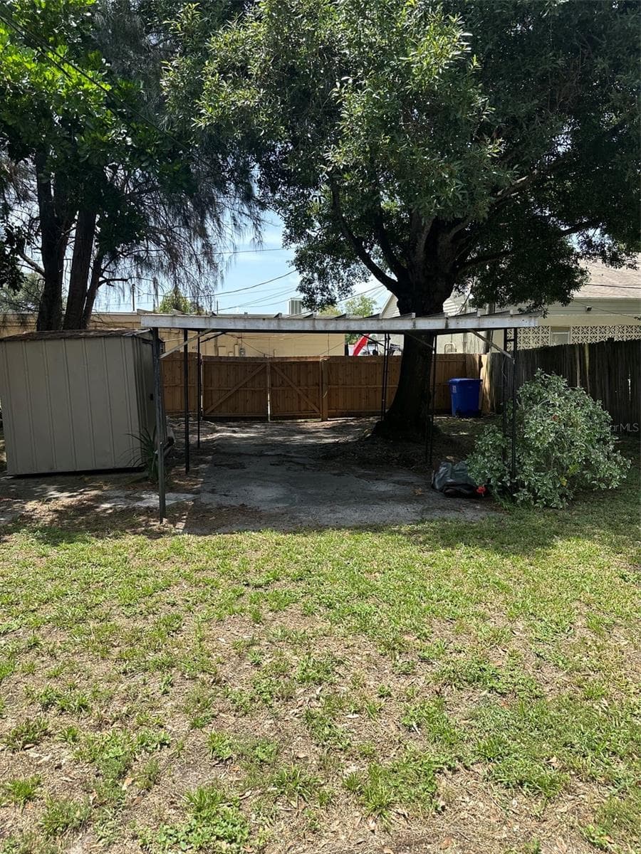 Single Family Residence at 4142 6TH AVE N, ST PETERSBURG, photo 10 of 11