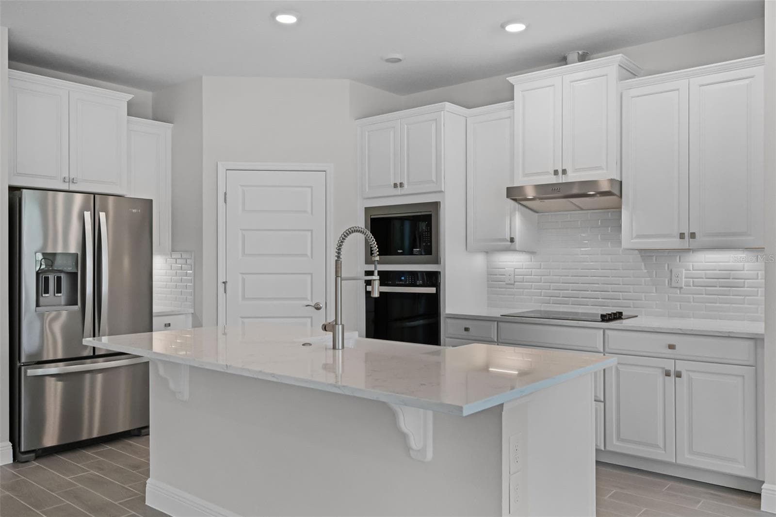 Single Family Residence at 11899 SHINE VIEW LN, WINTER GARDEN, photo 15 of 89