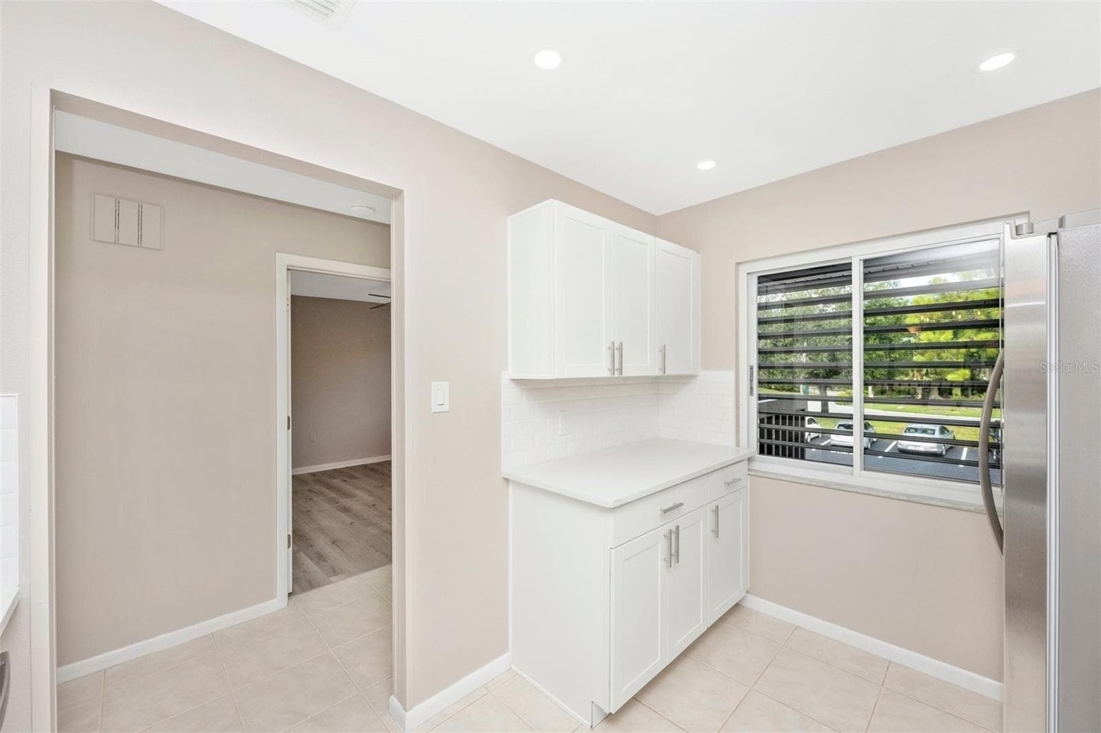 Condominium at 5178 LAKE VILLAGE DR #86, SARASOTA, photo 21 of 53