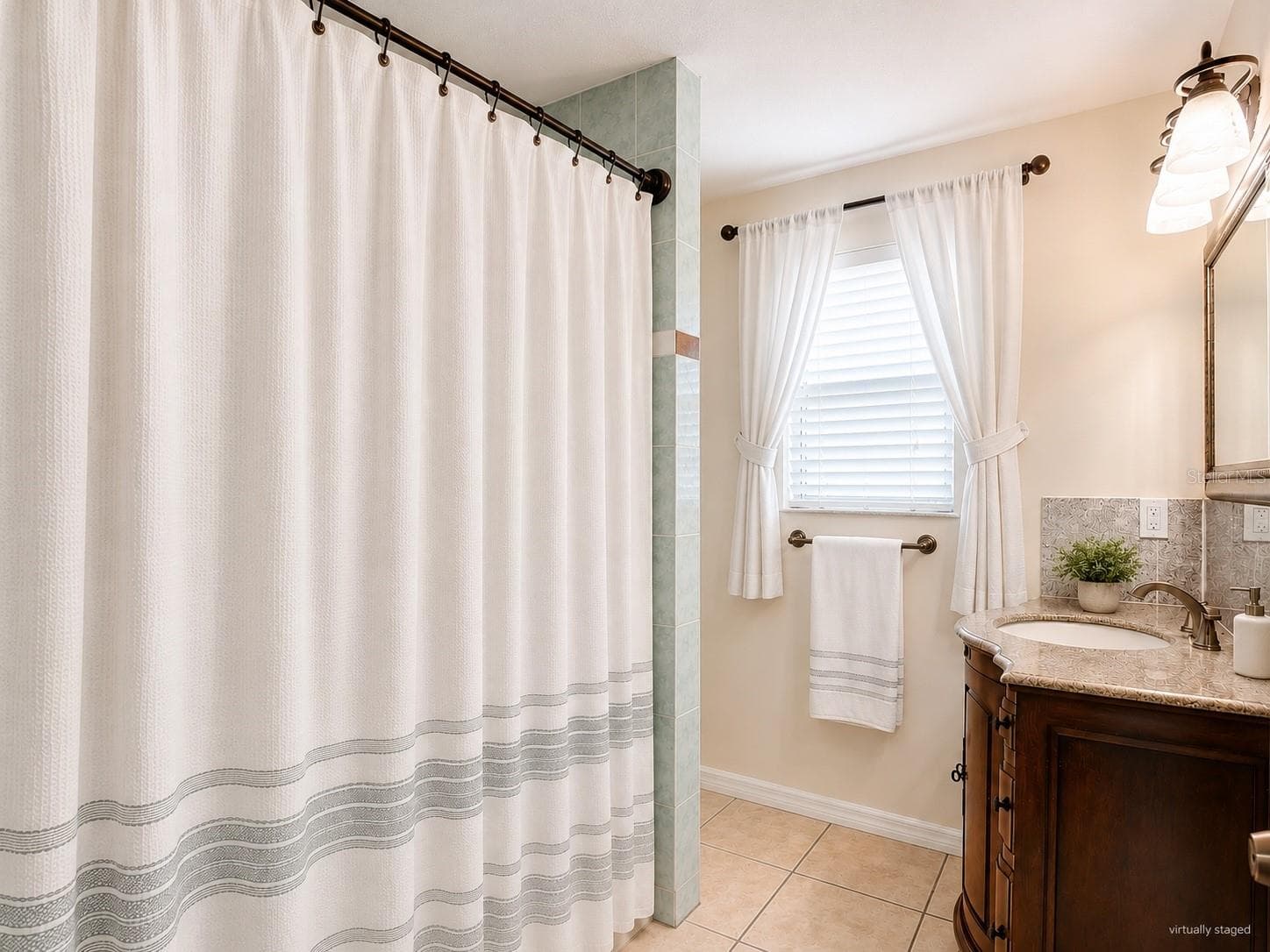 Upstairs bathroom - 4621 JOHN MOORE RD, BRANDON